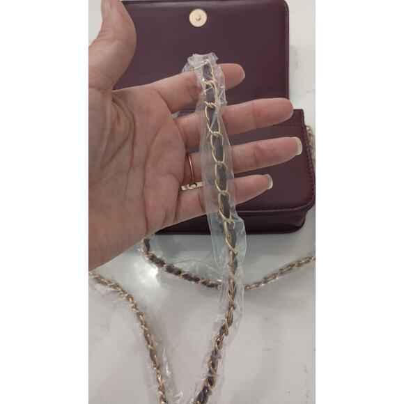 NWT Badgley Mitshka Plum Crossbody Gold chain 9.5x6.5 inches. Regencycore, Chic - Picture 5 of 11